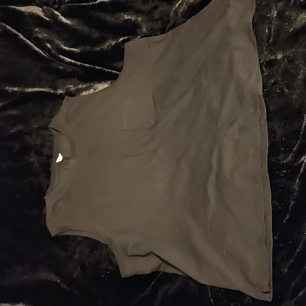 Sleeveless shirt